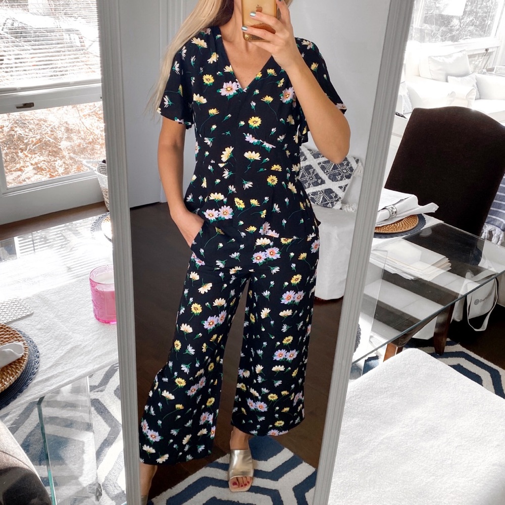 🌼 LOFT BLACK FLORAL RAYON PEPLUM TOP! - Picture 8 of 9